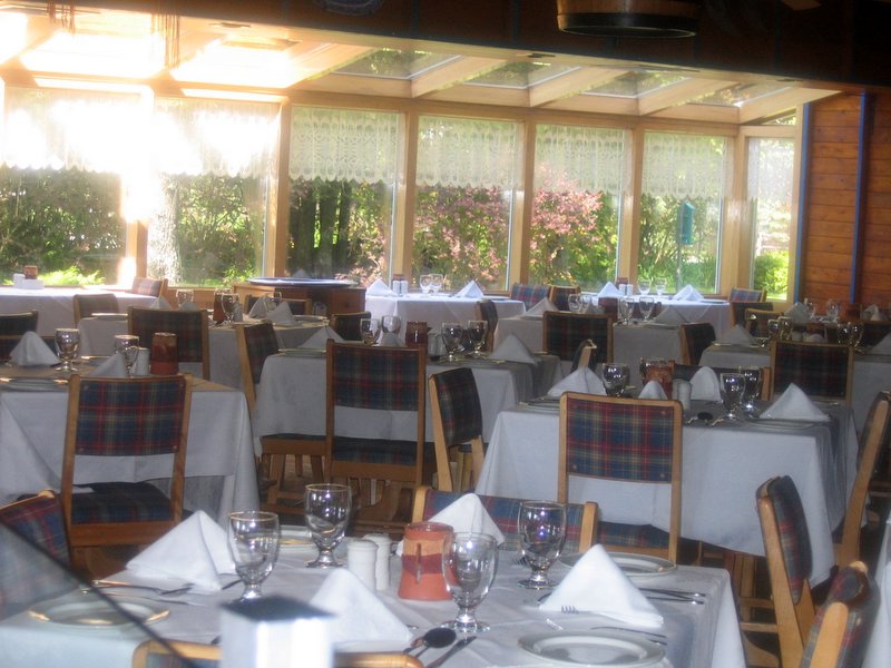 Salle  dner, Roche pleureuse