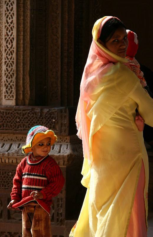 Woman and her Children at Qutb Minar