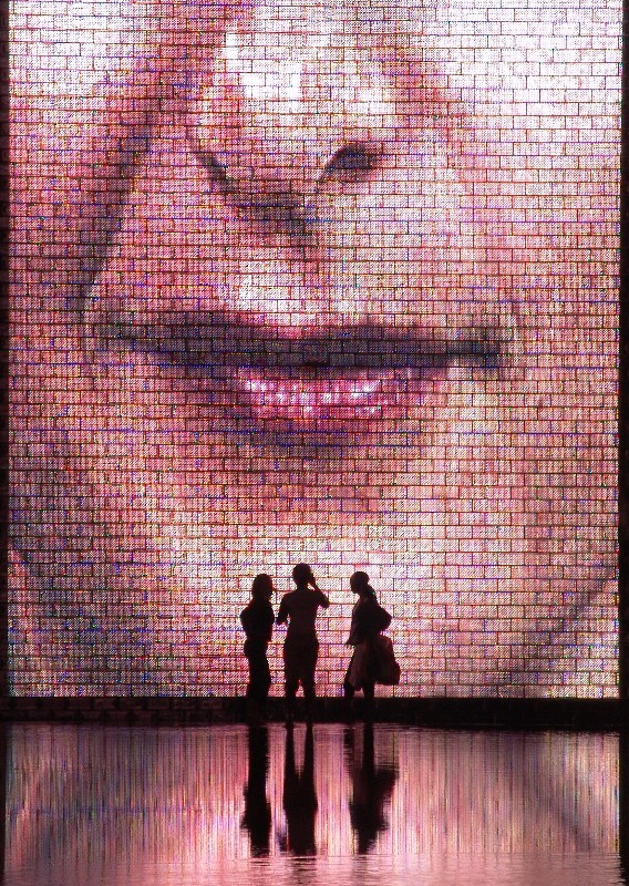 CROWN FOUNTAIN, MILLENNIUM PARK, CHICAGO