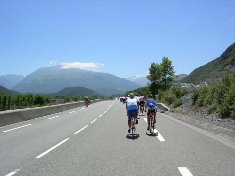 The climb to  Argles-Gazos