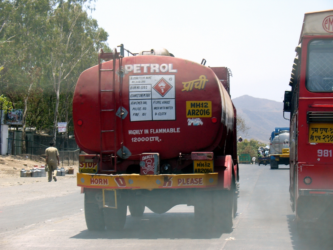 Oil Truck - Horn please ...