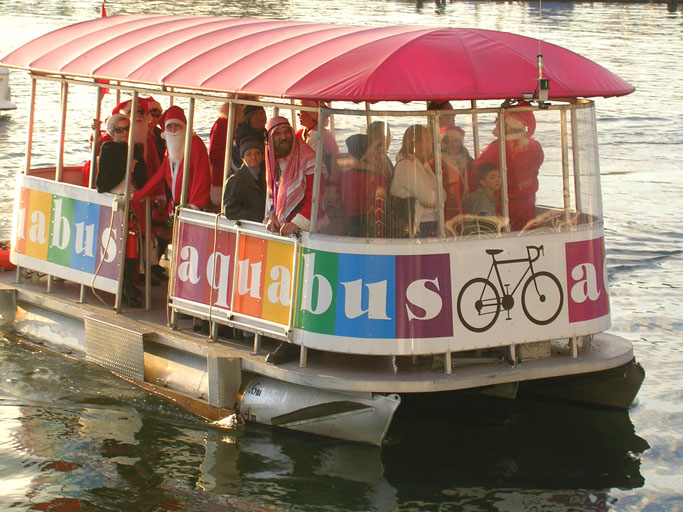 JollyAquaBus.jpg