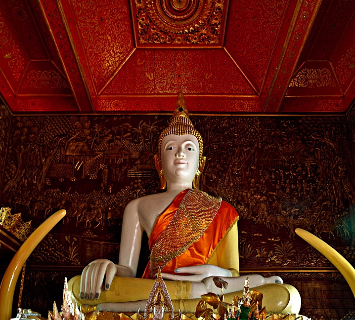 Main Buddha image