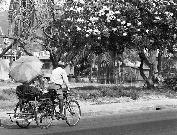 songkhla cyclo driver.jpg