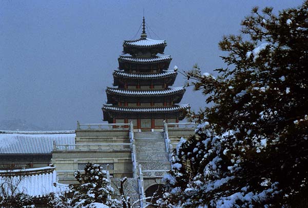 kyungbok gung winter.jpg