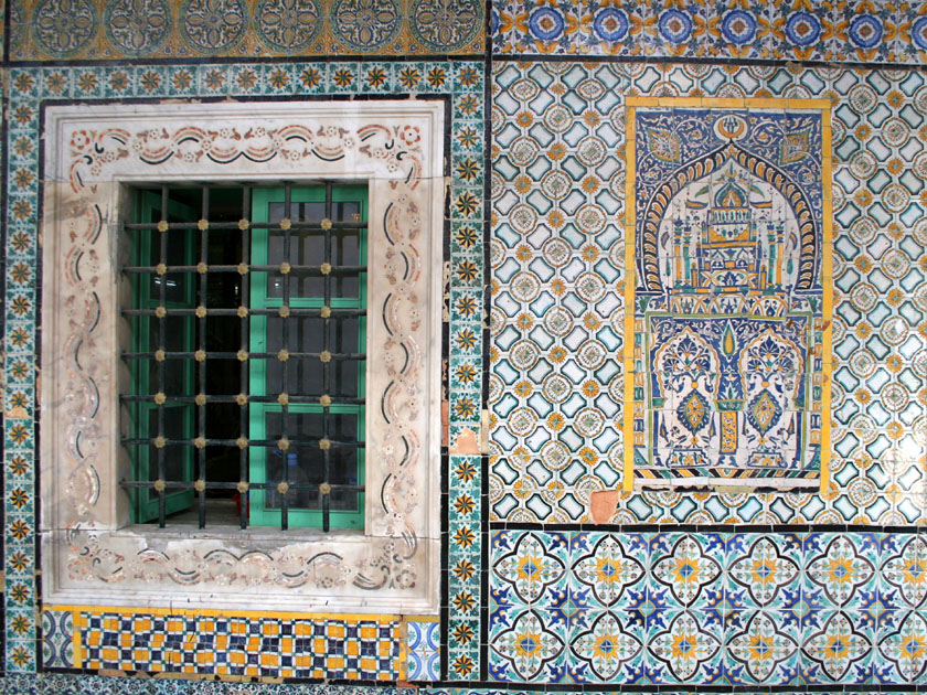 Exquisite tile work, Gurgi Mosque