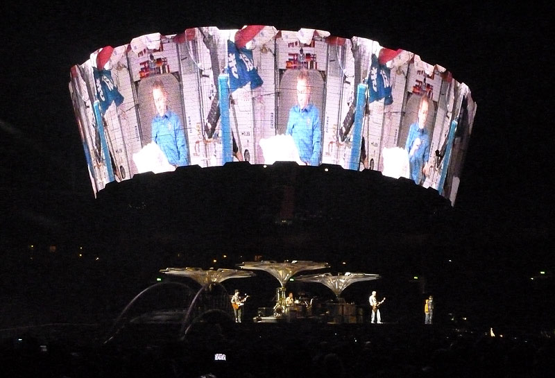 U2