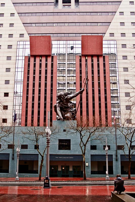 Portland building and Portlandia Statue