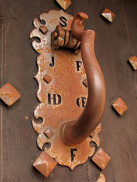 Rusty Knocker