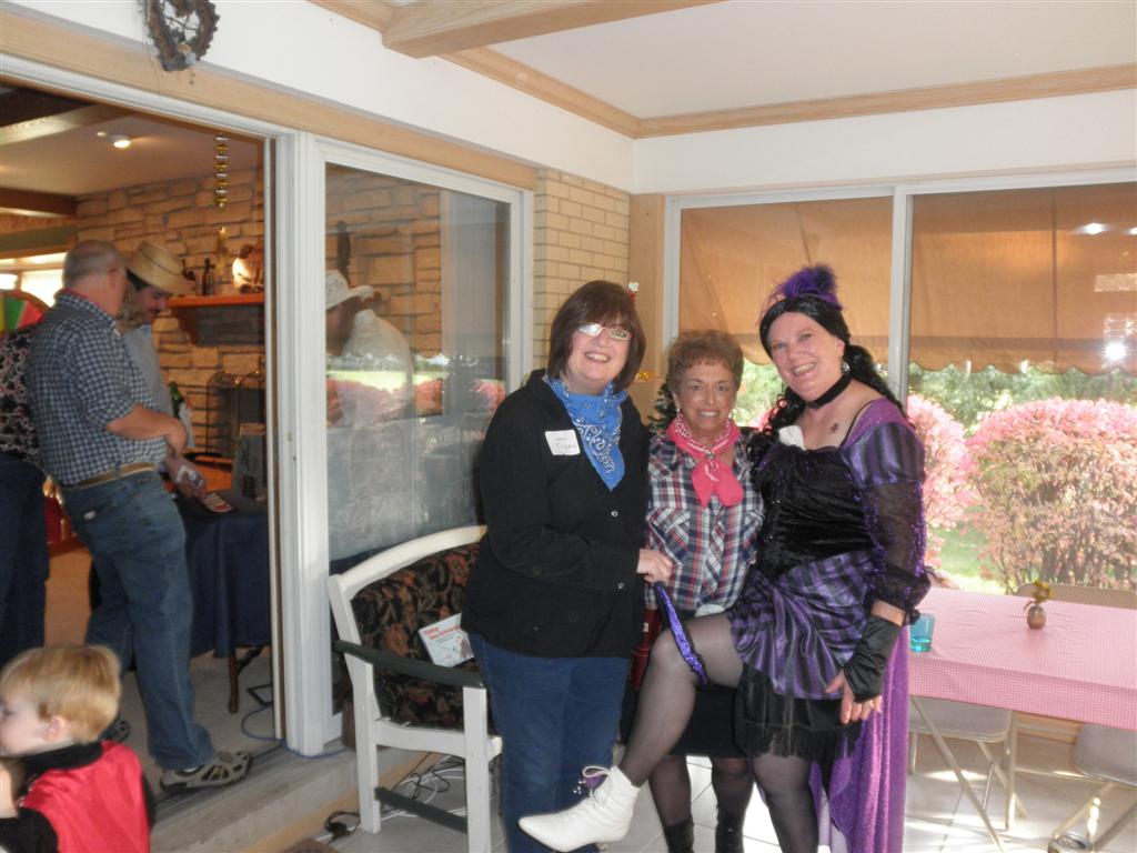 Madem Bea with her girls, Eileen & Rosemarie