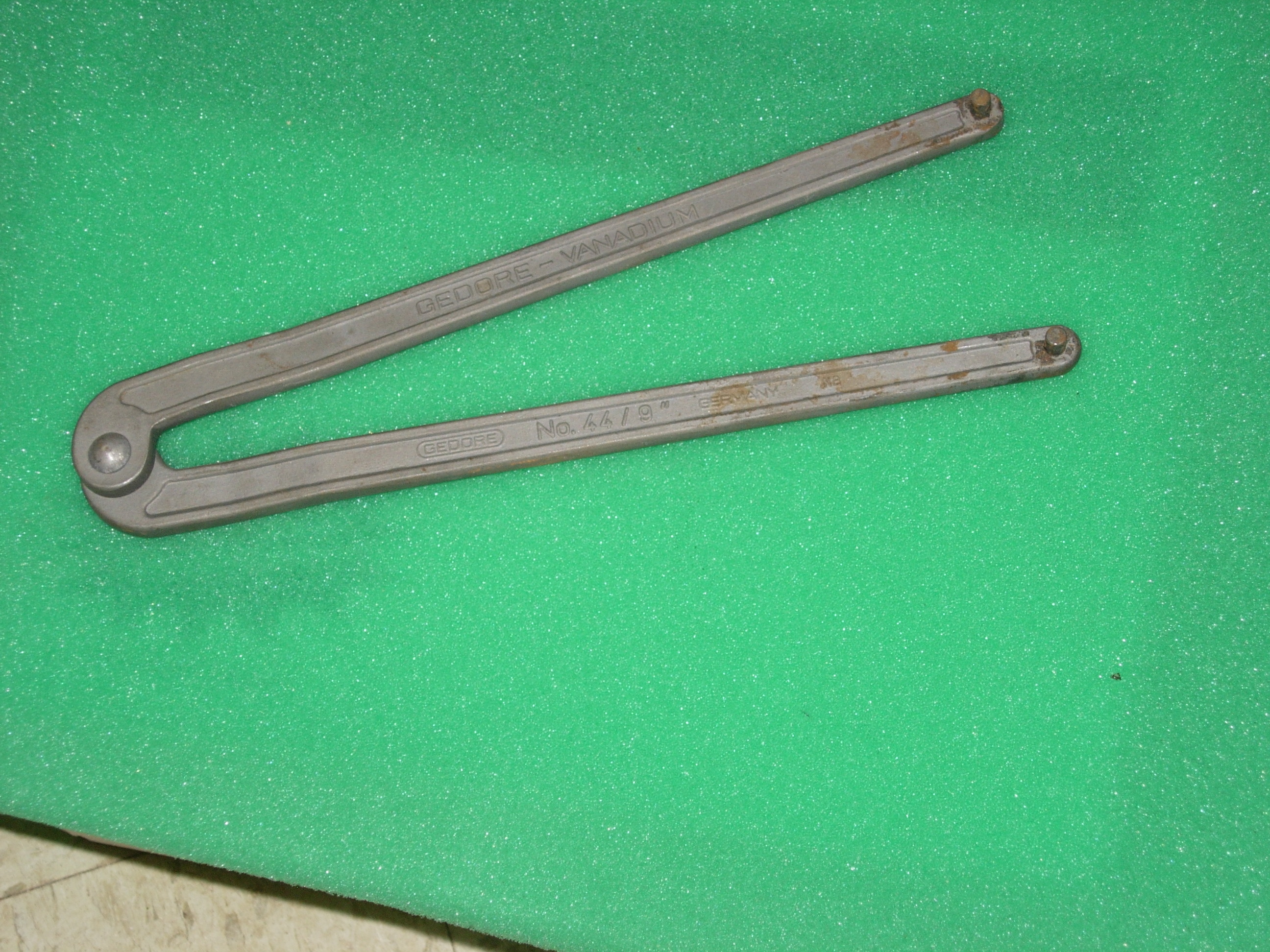 3212 2-hole nut wrench.JPG