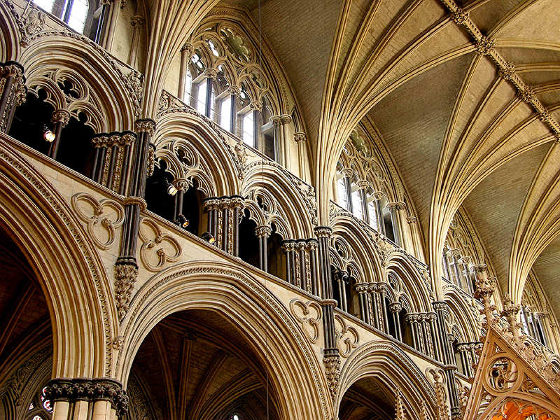 35 Triforium and Clerestory of Angel Choir 87002222.jpg