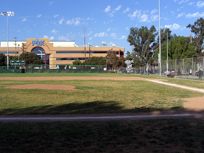 badnews_bears_field_fox.jpg
