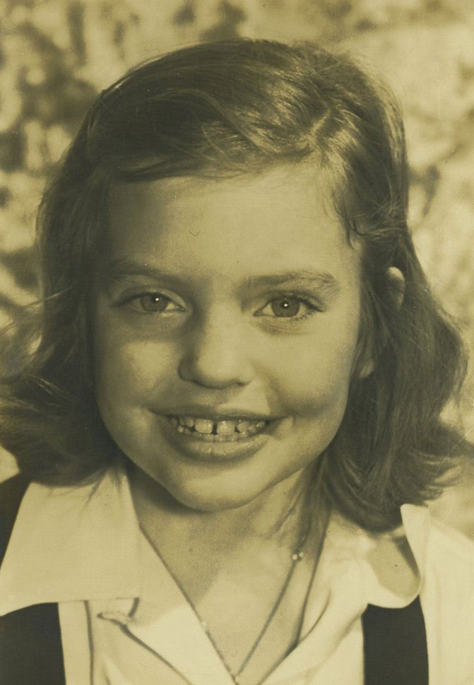 40s_MomSmile.jpg