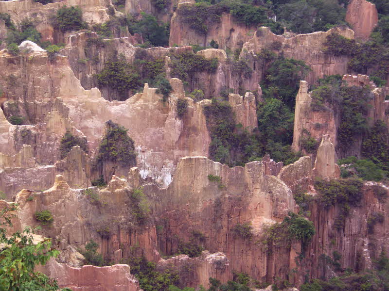 The Cirque Rouge, Leconi, Gabon