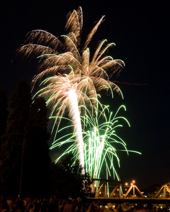 July 4 09 Portland Fireworks-7.jpg
