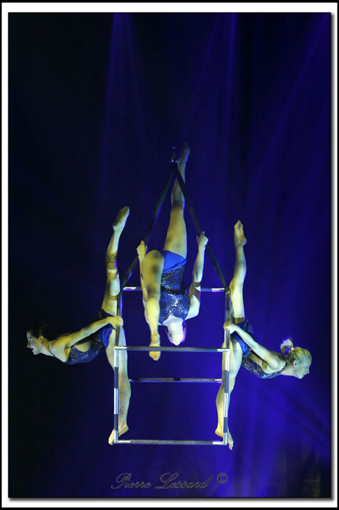 _MG_4147a   -  JULIE LAVERGNE, GENEVIVE BRUB et MARIE-PIER MAURICE - TRIO CUBE ARIEN  /  TRIO AERIAL CUBE