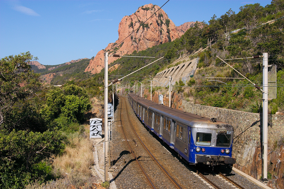 A regional train near Anthor.