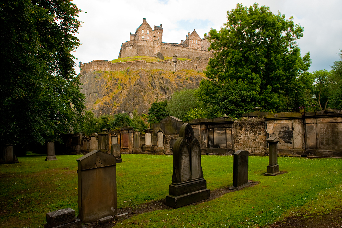 Edinburgh Castle from St Cuthberts