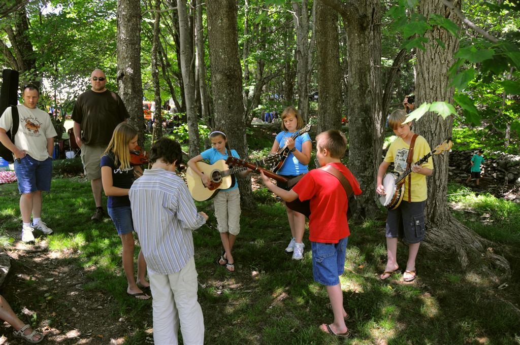 Helen gathered up her JAM/YAM kids for a taping session with the Video Lady