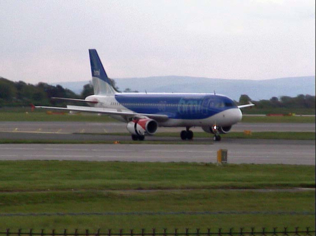 British Midland International (G-MIDT) Airbus A320 @ Manchester