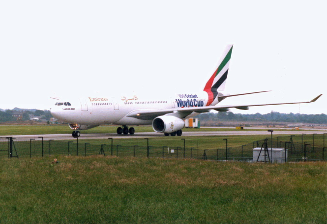 Emirates (A6-EKQ) Airbus A330 @ Manchester