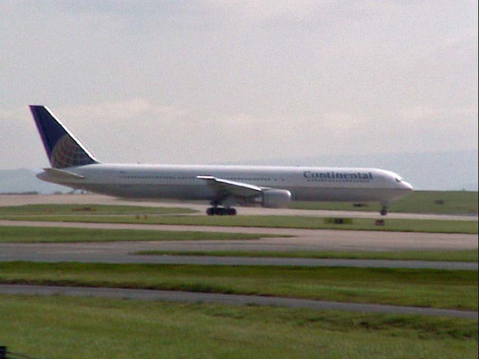 Continental Airlines (N76055) boeing 767 @ Manchester