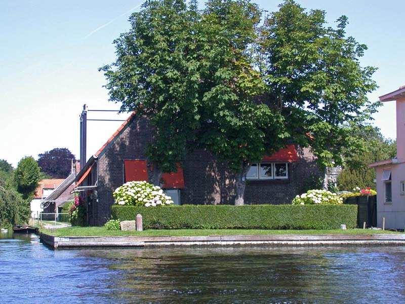 Langs de Leede