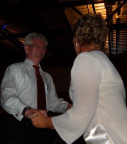 o4/14/48814/1/65016184.zg3Gavyq.GranddadDebbieonthefloor30072006000440.jpg