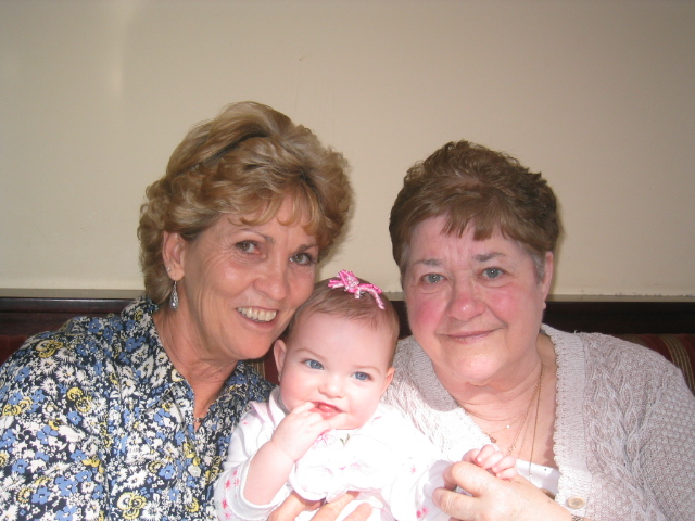 Alana with Nonna & Granny