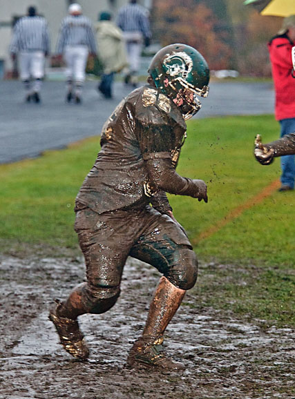 Goffstown at Pembroke 10.25.09 NH HS football