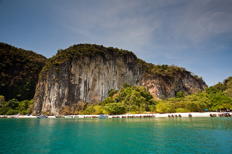 Paradise (Lading) Island: Limestone Rocks