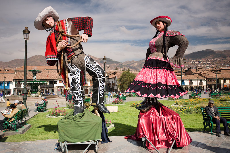 Cusco: Plaza de Armas: Inca Figures