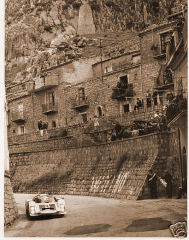 Winning Porsche 906 of Mairesse-Muller, Targa Florio 1966 - Photo 1 of 2
