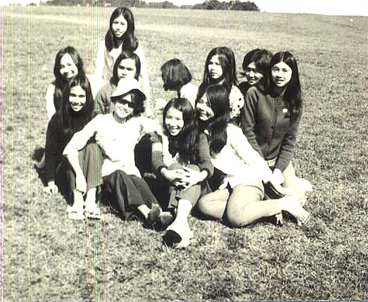 lop de Tu 71-72 voi co Khoa Nghi