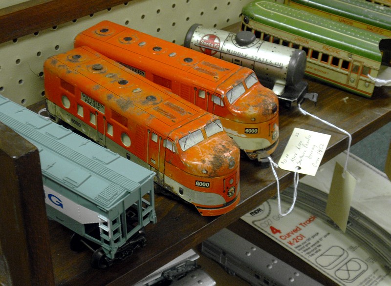 00005_orange_tin.JPG