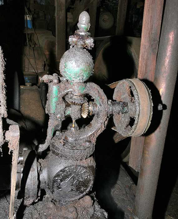 Main engine govenor ------- IMGIMG_0752a.jpg