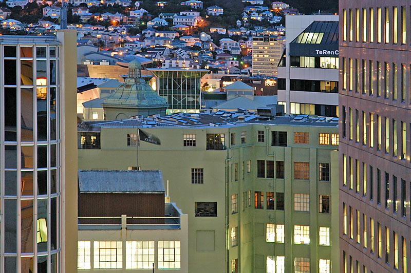 Wellington by night (ii)