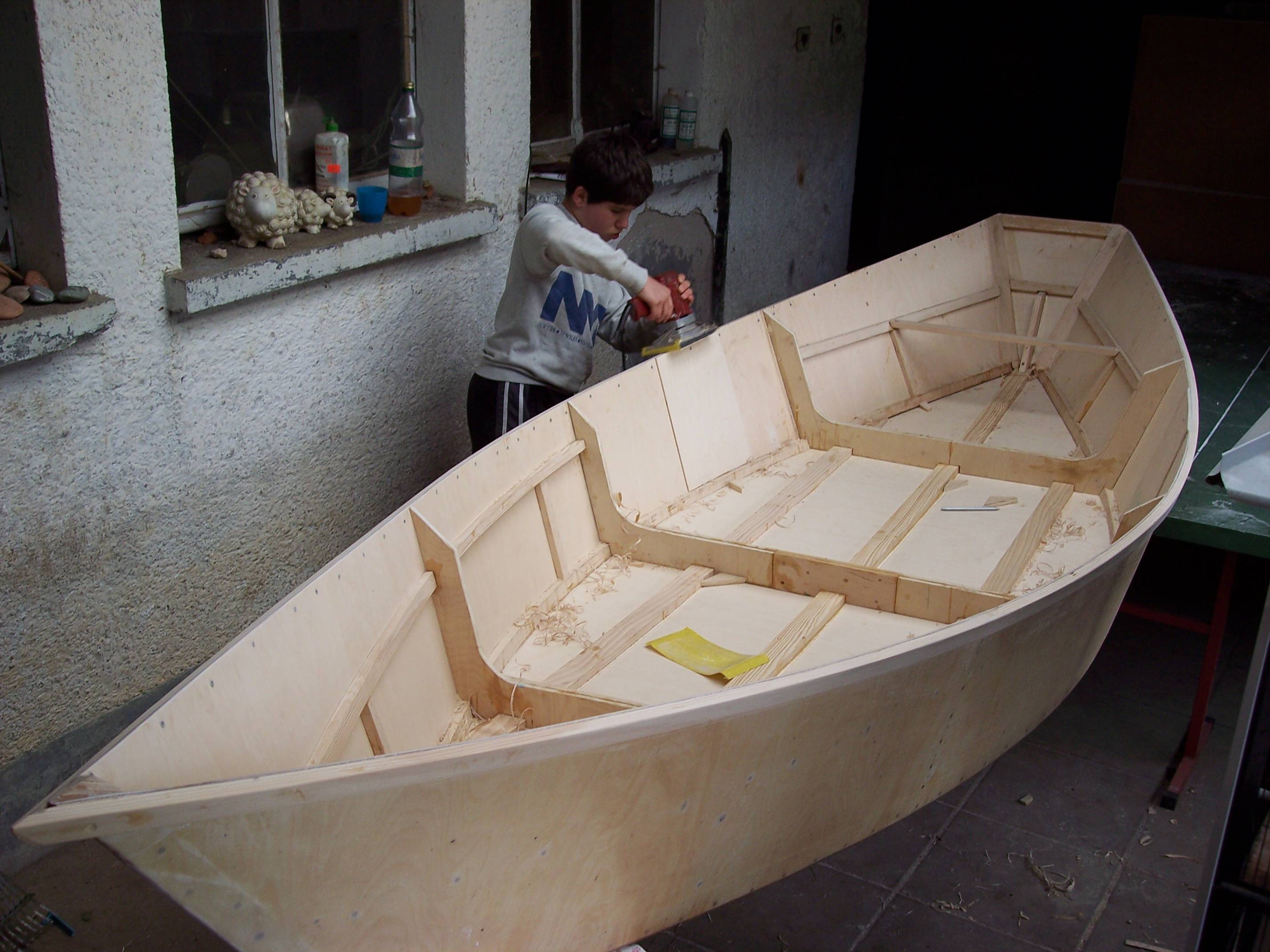 A fine mountain skiff