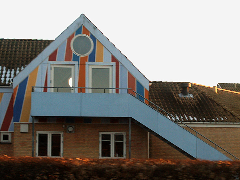 2006-03-20 Colored house