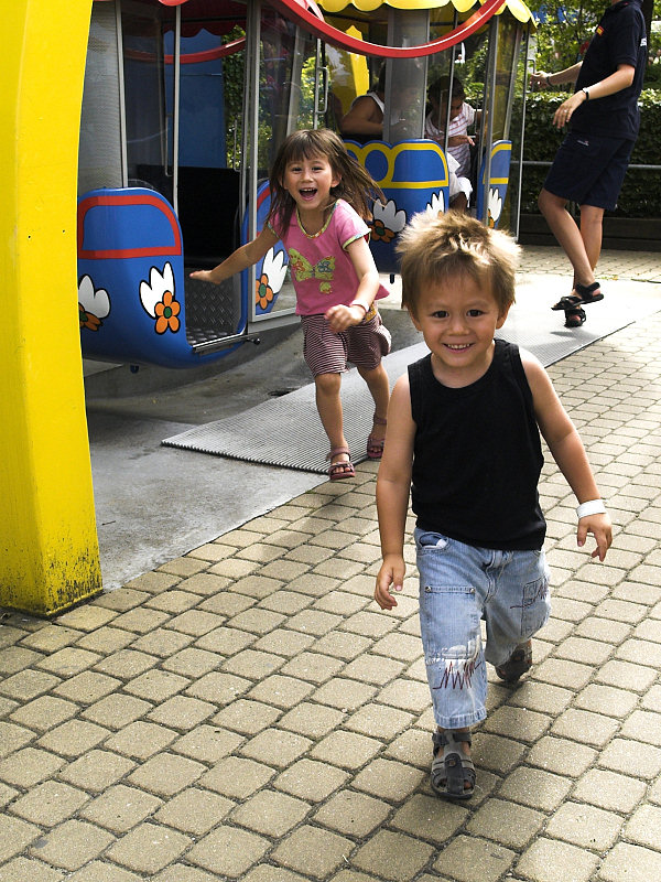 2006-07-30 Oliver and Nicole in Legoland