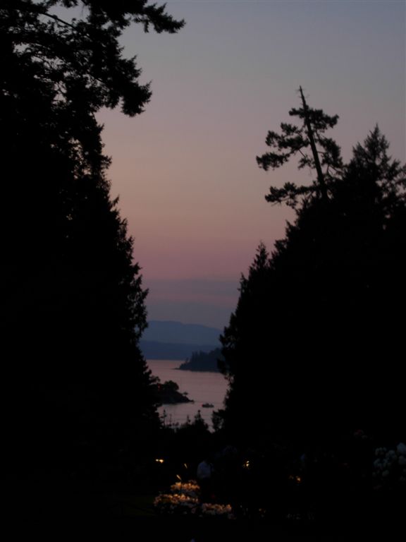Butchart Gardens-sunset1-DSCN1225 (3).jpg