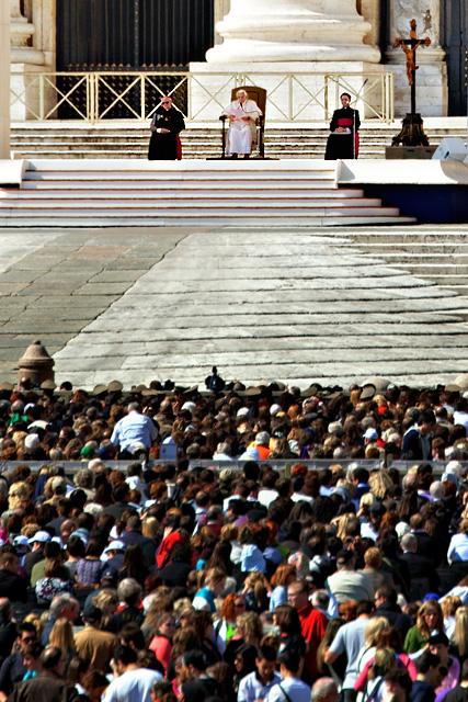 Many people looking