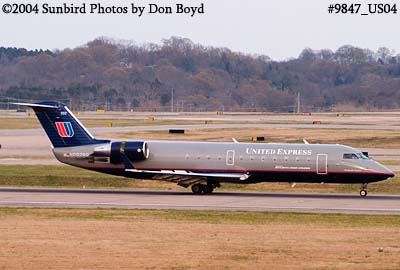 United Express (Atlantic Coast Airlines) CL-600-2B19 CRJ-200ER N692BR aviation airline stock photo #9847