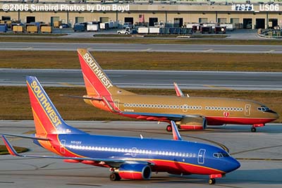 Southwest Airlines B737-7H4 N494WN and B737-7H4 N789SW aviation stock photo #7971