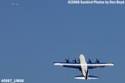 o4/20/35420/1/59886486.0987_UM06_BlueAngels9_C130T_400.jpg