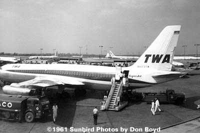 1961 - TWA CV-880-22-1 N823TW airline aviation stock photo
