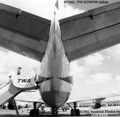 1961 - Passengers deplaning TWA B707-131 N739TW aviation stock photo