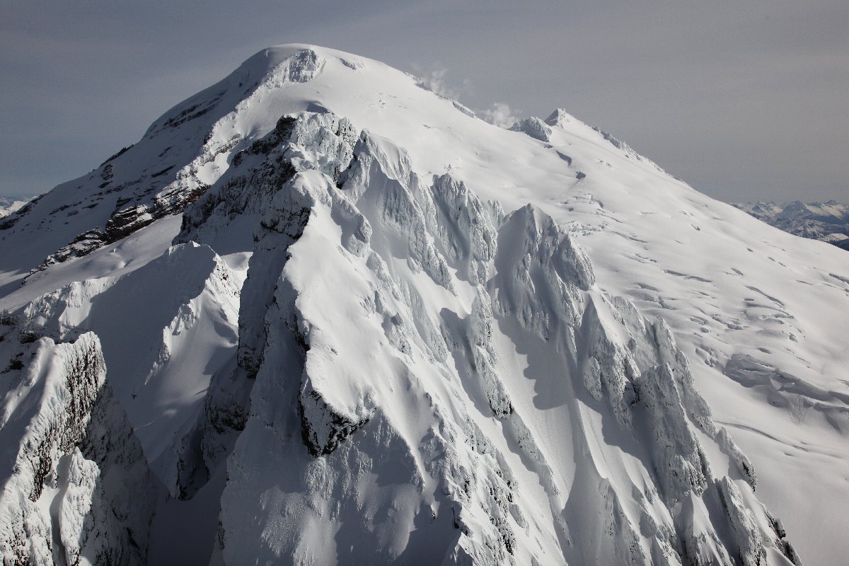 Lincoln Peak, Assassin Spire, Colfax Pk, & Mt Baker <br> (MtBaker030510-039.jpg)