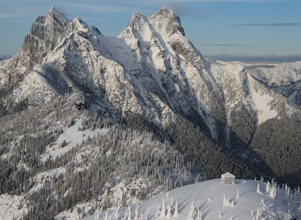 Desolation Lookout & Hozomeen <br> (Desolation120605-14adj.jpg)